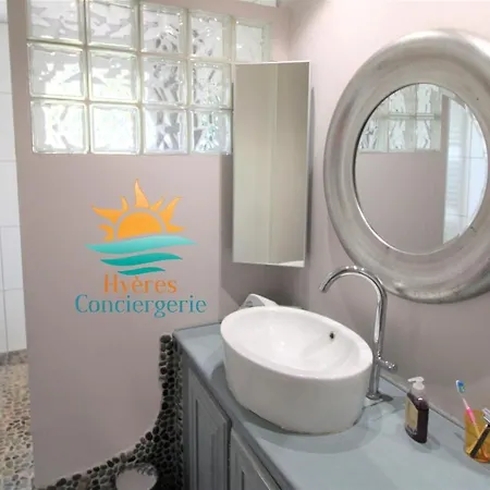 Cosy T3 Renove-Clim/Parking/Hyeres- Plage 10 Min Апартаменты *
