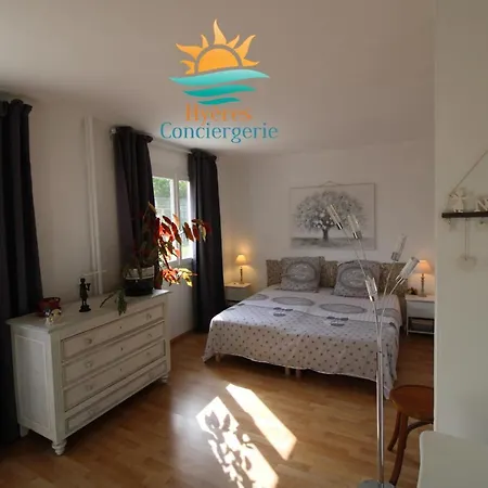 Cosy T3 Renove-Clim/Parking/Hyeres- Plage 10 Min Йер